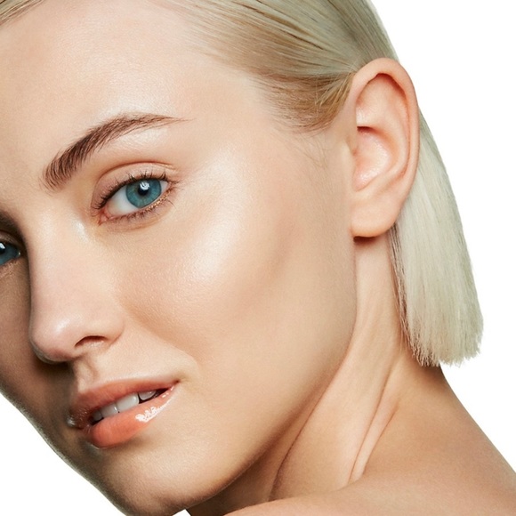 MAC Stars of Skincare Kit *LIMITED EDITION* - Picture 2 of 15